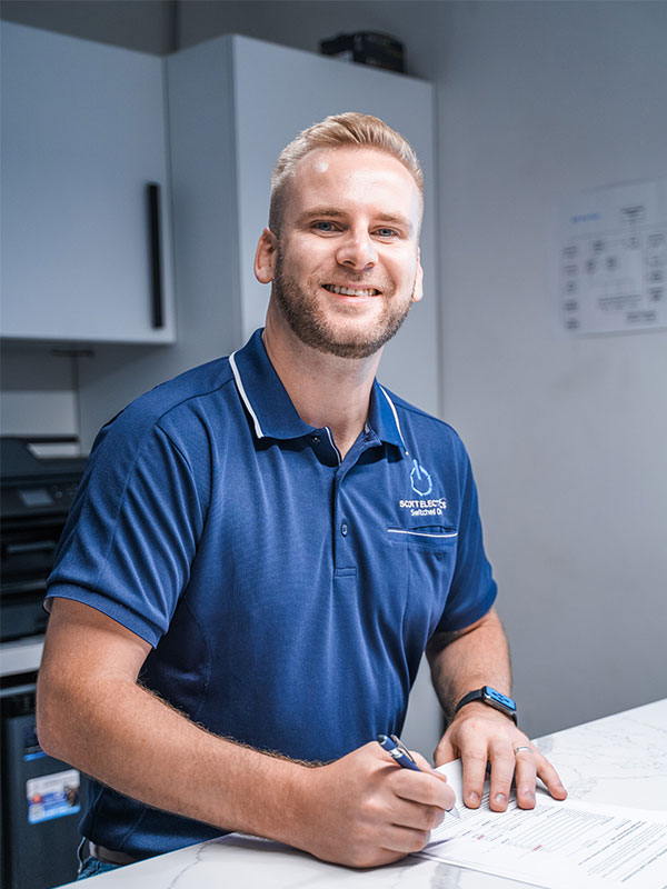 scott mclaren scottelectrics sydney electricians